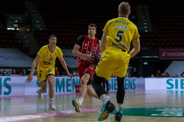 亦反映出他 亦反映出他